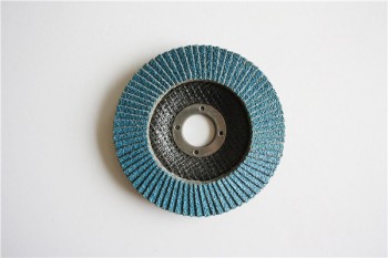 115網蓋翹八度鋯剛玉  正面